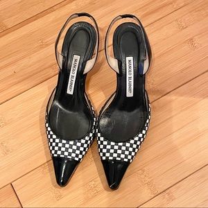 Manolo Blahnik Navy/White checkered patent leather slingback pumps